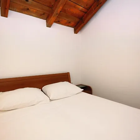 Apartment Jezera 5121b